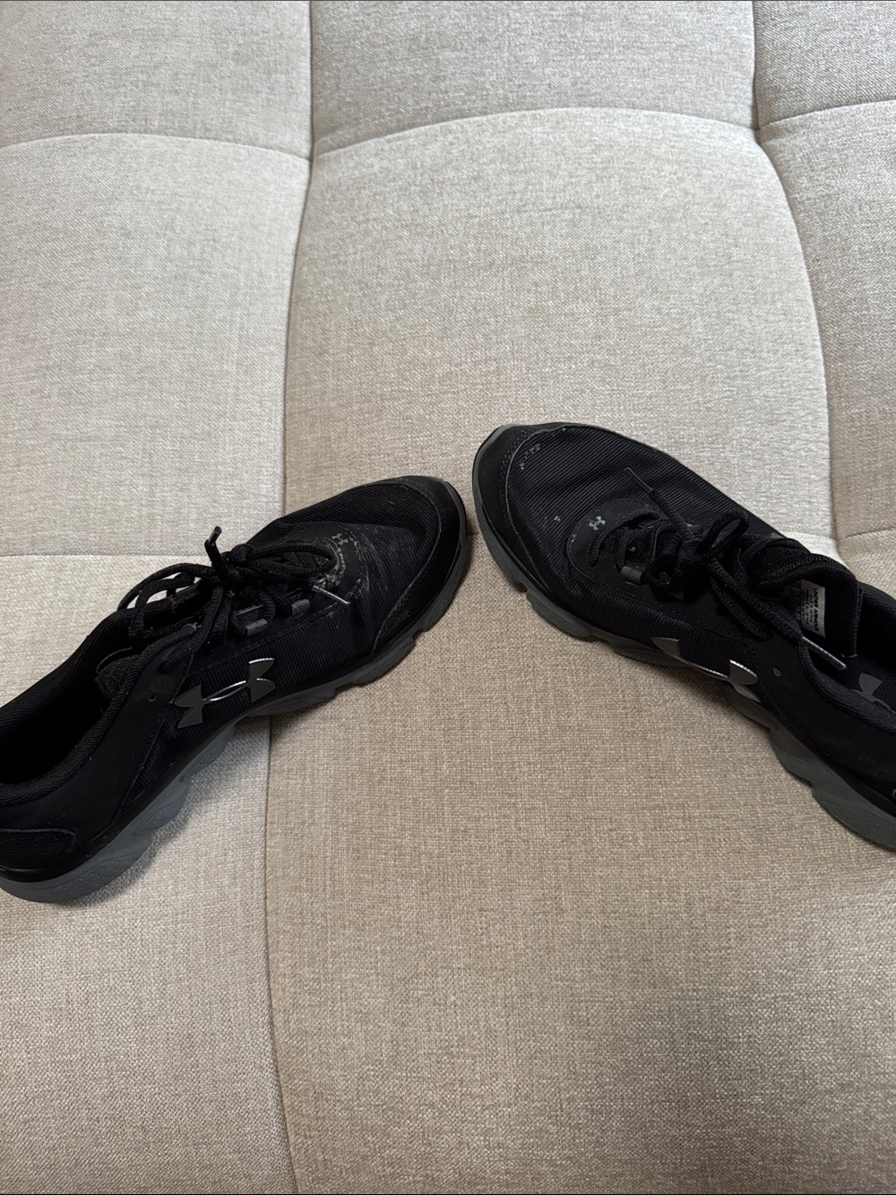 Under Armour Men's Black Athletic Training Sneakers